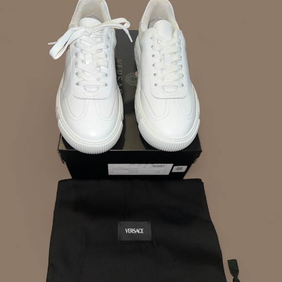Versace Vitelli White Sneakers w/Box & dust bag! - Picture 6 of 9